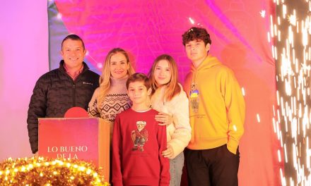 GERARDO DE LA MAZA ILUMINA EL CARMEN CON EL TRADICIONAL ENCENDIDO NAVIDEÑO