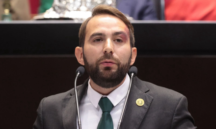 LUIS QUIROGA BUSCA GARANTIZAR DOS HORAS DE ESTACIONAMIENTO GRATUITO EN PLAZAS COMERCIALES