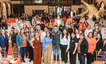 BALTAZAR MARTÍNEZ RÍOS RECONOCE A MUJERES LÍDERES EN TALLER DE COMUNICACIÓN Y EMPODERAMIENTO EN CERRALVO