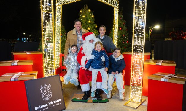 RAÚL CANTÚ DE LA GARZA DA INICIO A LAS FESTIVIDADES NAVIDEÑAS EN SALINAS VICTORIA