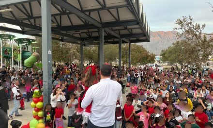 MARIO SOTO COMPARTE CONVIVENCIA NAVIDEÑA CON FAMILIAS DE GARCÍA