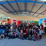 ADRIANA MARTÍNEZ LLEVA MAGIA NAVIDEÑA A NIÑAS Y NIÑOS DE LAMPAZOS