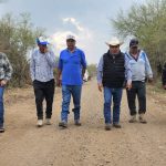 JUAN VARGAS SUPERVISA REHABILITACIÓN DE CAMINO RURAL EN SANTA ISABEL