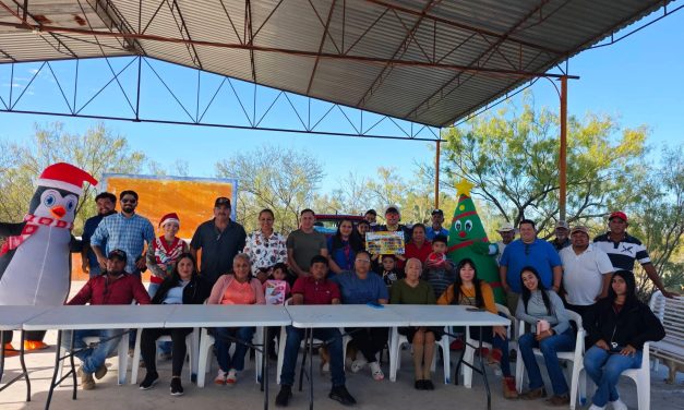 ADRIANA MARTÍNEZ CELEBRA LA NAVIDAD CON LA COMUNIDAD DEL EJIDO SANTA ELENA