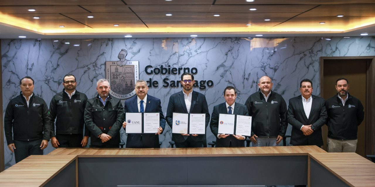 DAVID DE LA PEÑA FORMALIZA DONACIÓN DE TERRENO PARA PRIMER HOSPITAL EN SANTIAGO