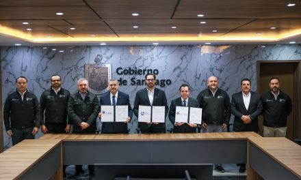 DAVID DE LA PEÑA FORMALIZA DONACIÓN DE TERRENO PARA PRIMER HOSPITAL EN SANTIAGO