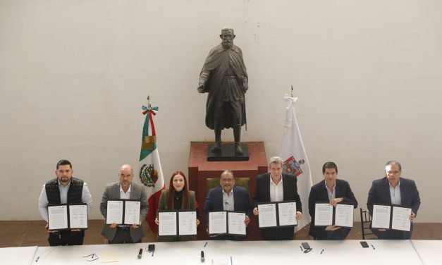 ANDRÉS MIJES FIRMA CONVENIO HISTÓRICO QUE COLOCA A ESCOBEDO COMO REFERENTE AMBIENTAL