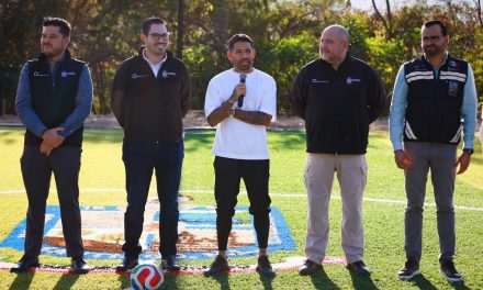 DAVID DE LA PEÑA INAUGURA CANCHA DE FÚTBOL 7 Y REHABILITA ESPACIOS EN SANTIAGO