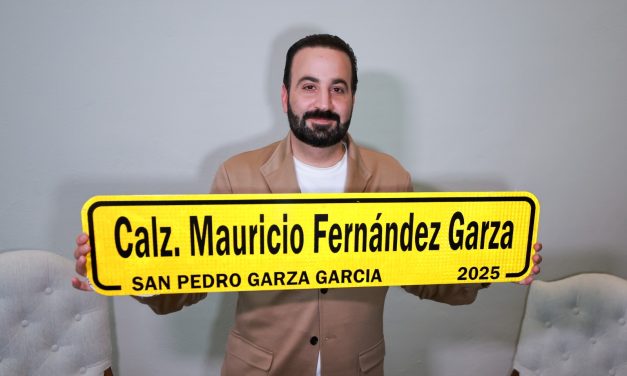 MAURICIO FARAH GIACOMÁN OFICIALIZA CALZADA MAURICIO FERNÁNDEZ GARZA EN HONOR AL EX ALCALDE SAMPETRINO