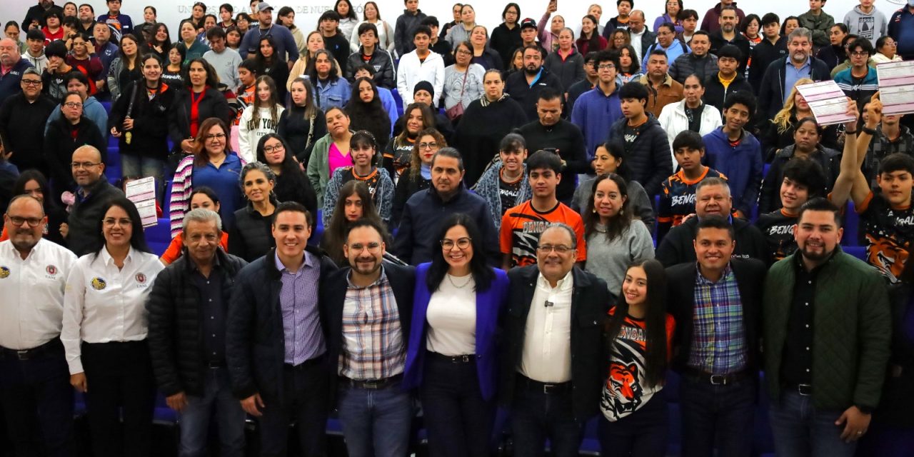 ANDRÉS MIJES FORTALECE EL PROGRAMA DE BECAS PARA PREVENIR DESERCIÓN ESCOLAR