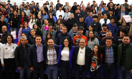 ANDRÉS MIJES FORTALECE EL PROGRAMA DE BECAS PARA PREVENIR DESERCIÓN ESCOLAR