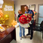 CARLOS RODRÍGUEZ “EL CUATE” CELEBRA A ALEIDA MONTEMAYOR CON SERENATA Y AGRADECIMIENTOS A LA COMUNIDAD