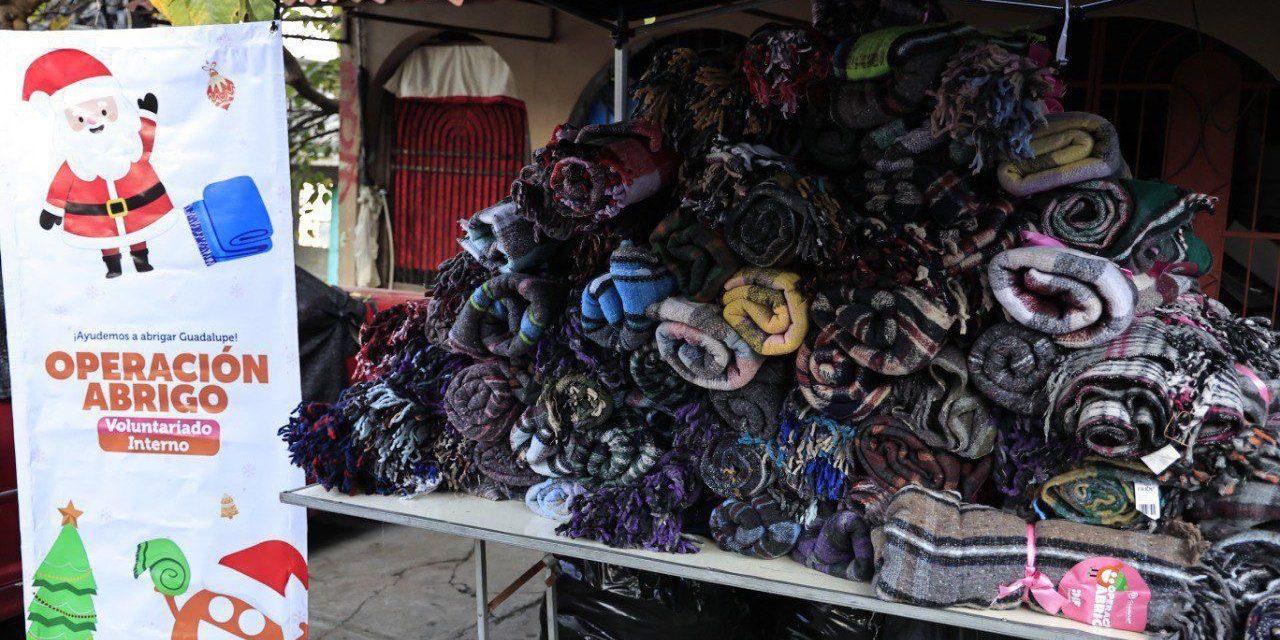DIF GUADALUPE ENTREGA COBERTORES EN ZONAS PRIORITARIAS