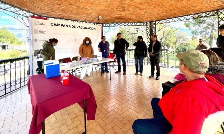 JESÚS NAVA RIVERA REFUERZA VACUNACIÓN PARA PREVENIR ENFERMEDADES RESPIRATORIAS EN SANTA CATARINA