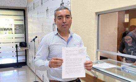 CARLOS LEAL LLEVA AL CONGRESO PROPUESTA SOBRE AUTOS CON PILOTO AUTOMÁTICO