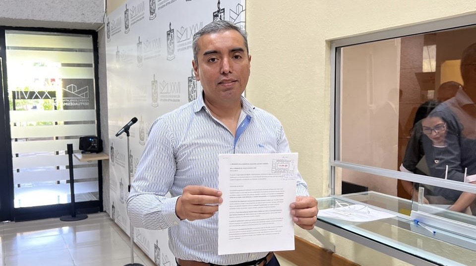 CARLOS LEAL LLEVA AL CONGRESO PROPUESTA SOBRE AUTOS CON PILOTO AUTOMÁTICO