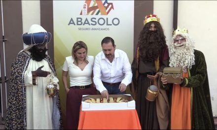 REYNALDO CANTÚ CELEBRA EL DÍA DE REYES CON FAMILIAS DE ABASOLO