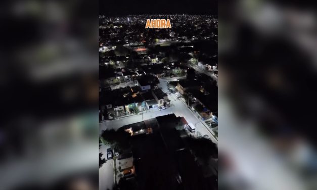 CARLOS RODRÍGUEZ “EL CUATE” TRANSFORMA JARDINES DE CADEREYTA CON LUMINARIAS LED