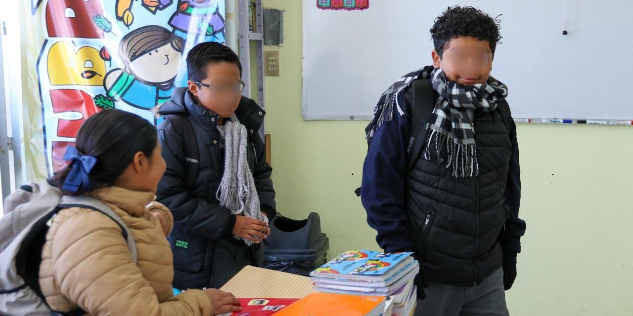 SECRETARÍA DE EDUCACIÓN DE NUEVO LEÓN MANTIENE CLASES PESE A DESCENSO DE TEMPERATURAS