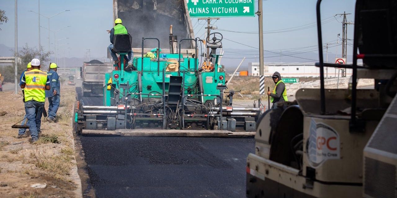 RAÚL CANTÚ DE LA GARZA ARRANCA RECARPETEO EN LA CARRETERA COLOMBIA