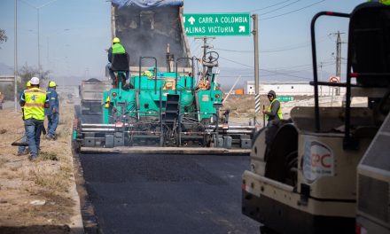 RAÚL CANTÚ DE LA GARZA ARRANCA RECARPETEO EN LA CARRETERA COLOMBIA
