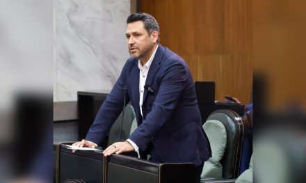 PROPONE TOMÁS MONTOYA PROHIBIR CELULARES EN LAS ESCUELAS DE NUEVO LEÓN