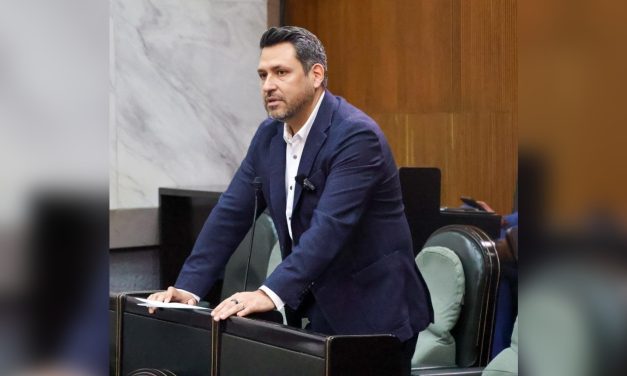 PROPONE TOMÁS MONTOYA PROHIBIR CELULARES EN LAS ESCUELAS DE NUEVO LEÓN