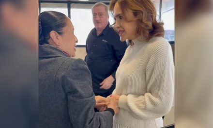 CLARA LUZ FLORES SOSTIENE REUNIÓN CON LÍDERES EVANGÉLICOS DE AMENL PARA LA CONSTRUCCIÓN DE PAZ