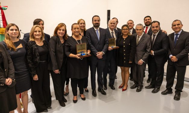 MAURICIO FARAH GIACOMÁN DISTINGUE A CIUDADANOS EJEMPLARES CON LA MEDALLA “MÓNICA RODRÍGUEZ” EN SAN PEDRO