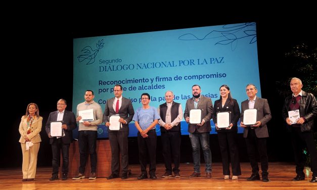 ANDRÉS MIJES COLOCA A ESCOBEDO EN LA CONVERSACIÓN NACIONAL DE PAZ