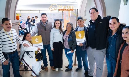 RAÚL CANTÚ LLEVA BENEFICIOS SOCIALES A FAMILIAS EN MARTES CIUDADANO