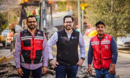 DAVID DE LA PEÑA REFUERZA PROGRAMA DE BACHEO EN LA COLONIA RAÚL CABALLERO