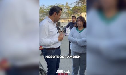 JESÚS NAVA ACOMPAÑA A FAMILIA QUE PERDIÓ SU HOGAR TRAS INCENDIO EN SANTA CATARINA