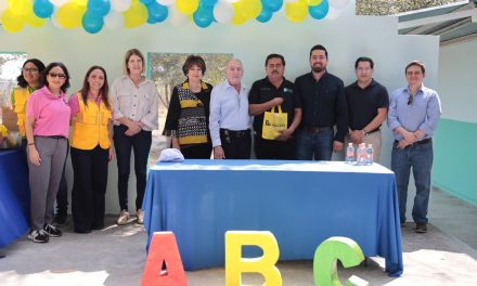 DAVID SÁNCHEZ LLEVA APOYO TECNOLÓGICO A ESCUELAS DE GENERAL TERÁN