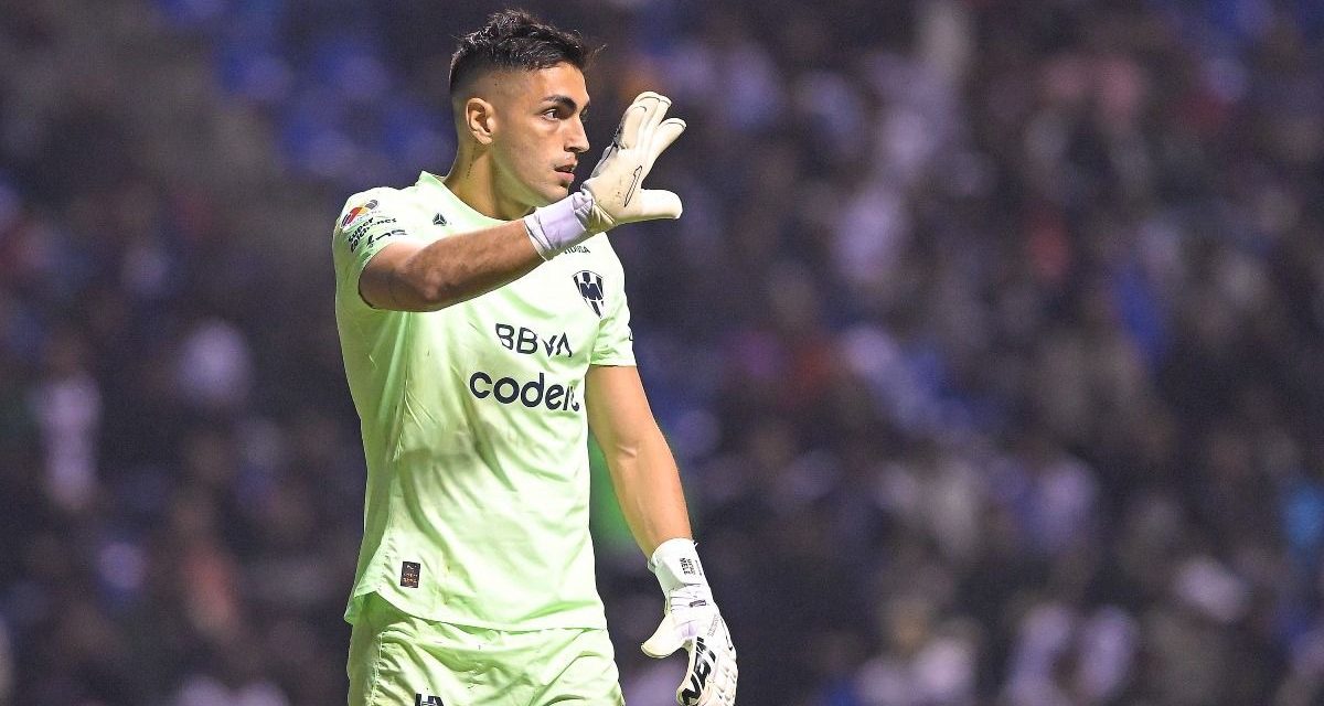 MELE PIDE LA PUERTA: TENSIÓN BAJO LOS TRES PALOS EN RAYADOS