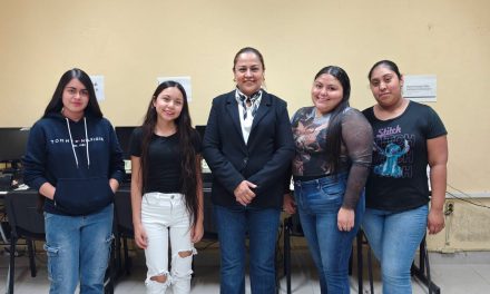 ADRIANA MARTÍNEZ ACOMPAÑA CIERRE DEL SEGUNDO CURSO DE COMPUTACIÓN EN LAMPAZOS