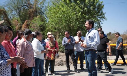 DAVID SÁNCHEZ LLEVA OBRA QUE ORDENA EL FLUJO DEL AGUA EN LA COMUNIDAD DE SANTANA VIEJO