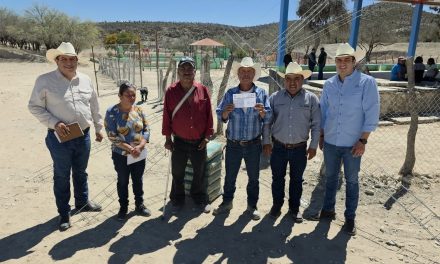JUAN JOSÉ VARGAS ROSALES ENTREGA APOYOS PARA MEJORAR VIVIENDAS EN EL ÁLAMO, DOCTOR ARROYO