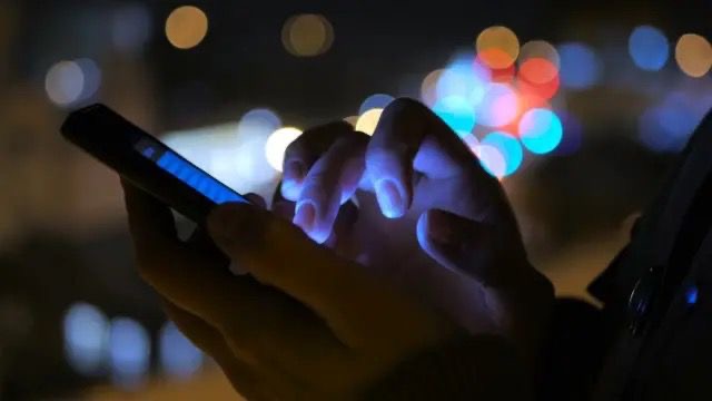 ADIÓS A LOS MENSAJES DE “¿ME URGE?” A LAS 11 DE LA NOCHE