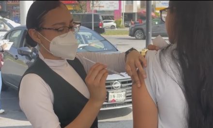 JESÚS NAVA REFUERZA VACUNACIÓN CONTRA SARAMPIÓN EN SANTA CATARINA