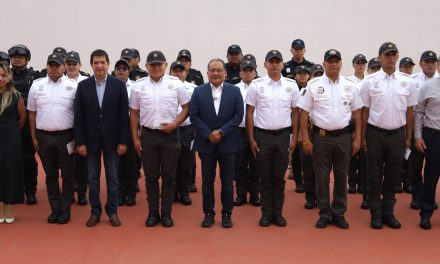 ANDRÉS MIJES HONRA VALENTÍA DE POLICÍAS DE ESCOBEDO CON MÉRITO POLICIAL