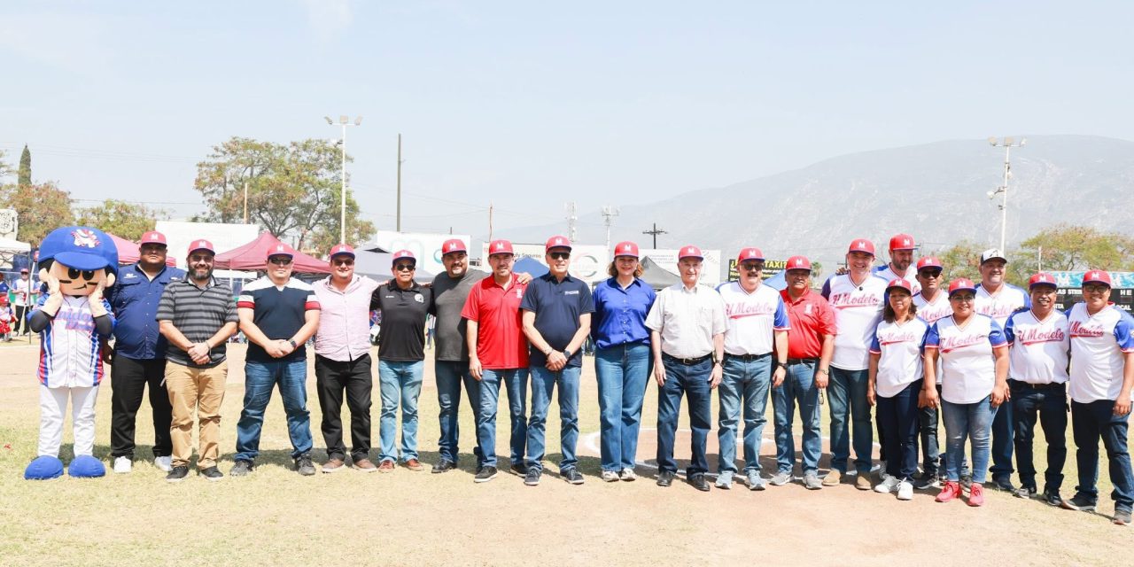 RAFA RAMOS ACOMPAÑA EL ARRANQUE DE LAS LIGAS PEQUEÑAS DE BÉISBOL EN MONTERREY