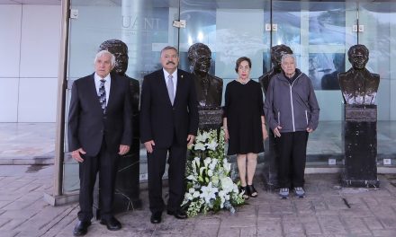SANTOS GUZMÁN CONMEMORA A AGUIRRE PEQUEÑO Y RANGEL FRÍAS, FIGURAS CLAVE DE LA UANL