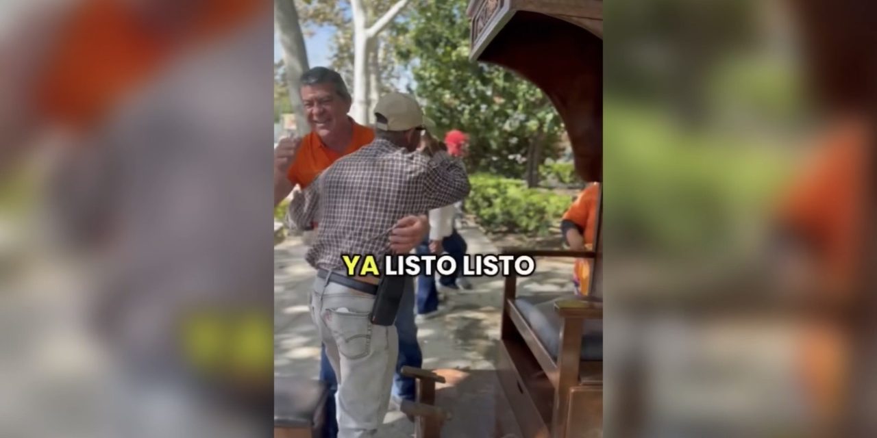 BALTAZAR MARTÍNEZ SORPRENDE A “CHELO EL BOLERO” CON NUEVO CAJÓN EN PLAZA HIDALGO