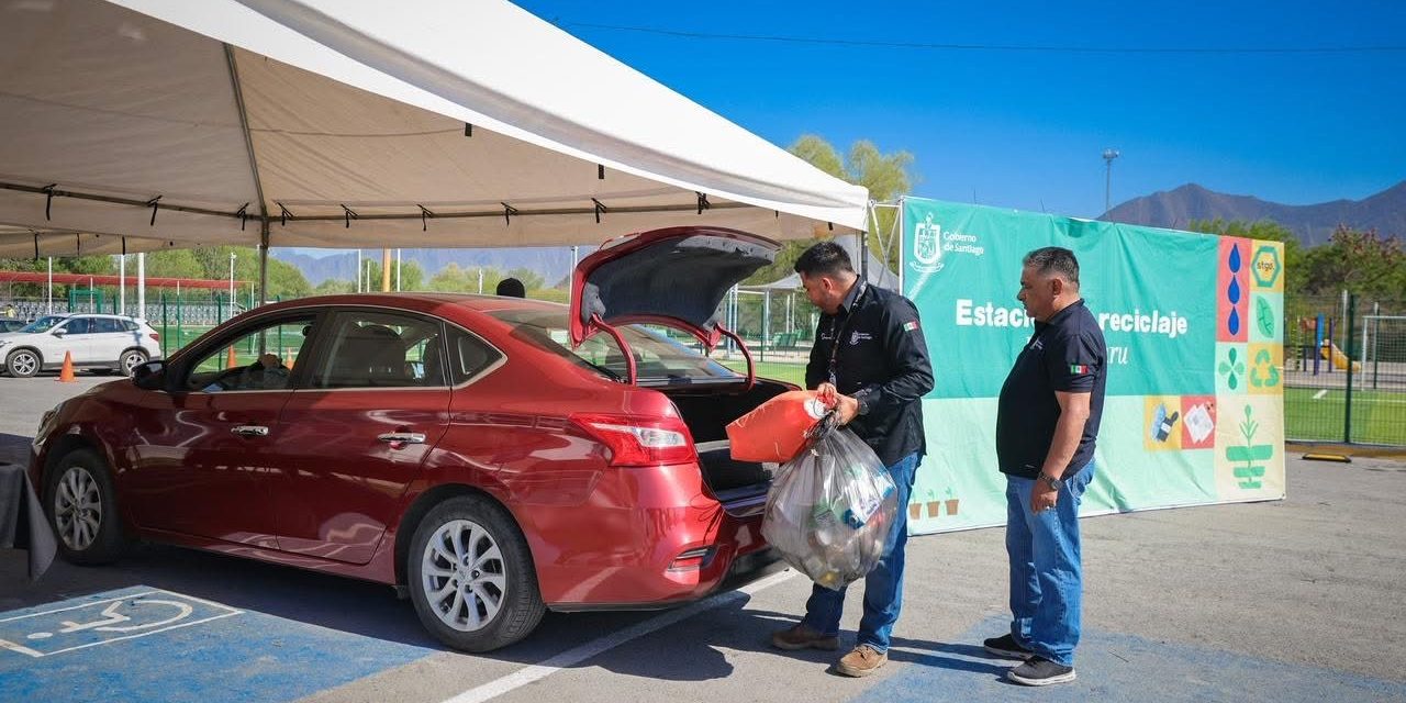 DAVID DE LA PEÑA REALIZA DRIVE THRU ECOLÓGICO PARA FOMENTAR EL RECICLAJE