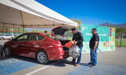 DAVID DE LA PEÑA REALIZA DRIVE THRU ECOLÓGICO PARA FOMENTAR EL RECICLAJE
