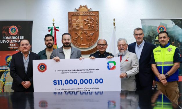 MAURICIO FARAH FORMALIZA DONATIVO PARA LA OPERACIÓN DE BOMBEROS EN SAN PEDRO