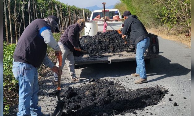 DAVID SÁNCHEZ REFUERZA PROGRAMA DE BACHEO EN VIALIDADES DE GENERAL TERÁN