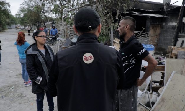 ANDRÉS MIJES BRINDA APOYO A FAMILIAS AFECTADAS POR INCENDIO EN ESCOBEDO