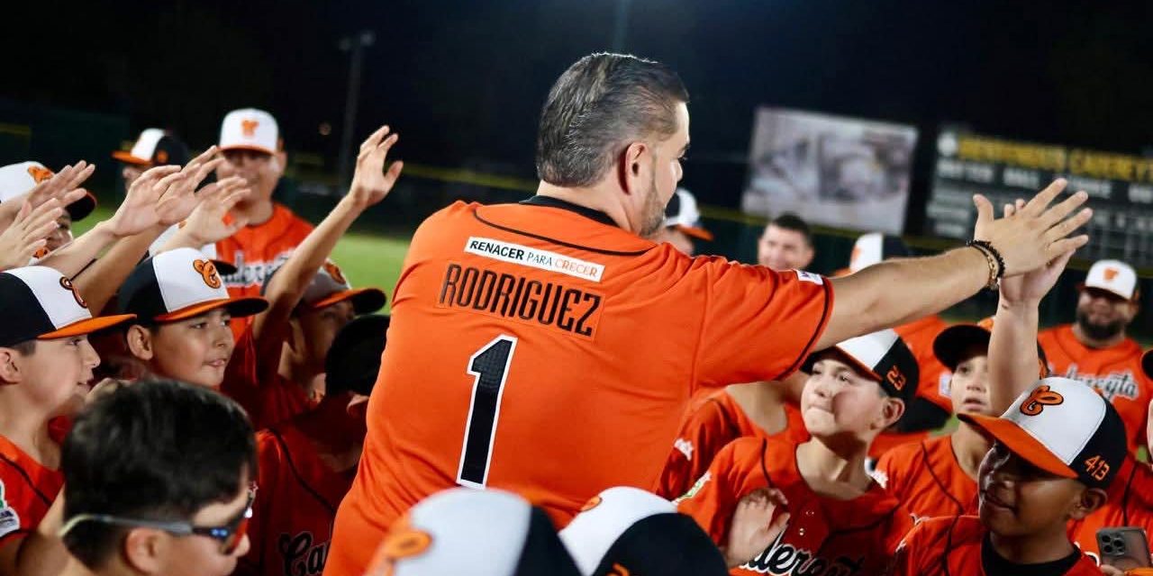 CARLOS RODRÍGUEZ “EL CUATE” INAUGURA TEMPORADA DE LIGAS PEQUEÑAS EN CADEREYTA